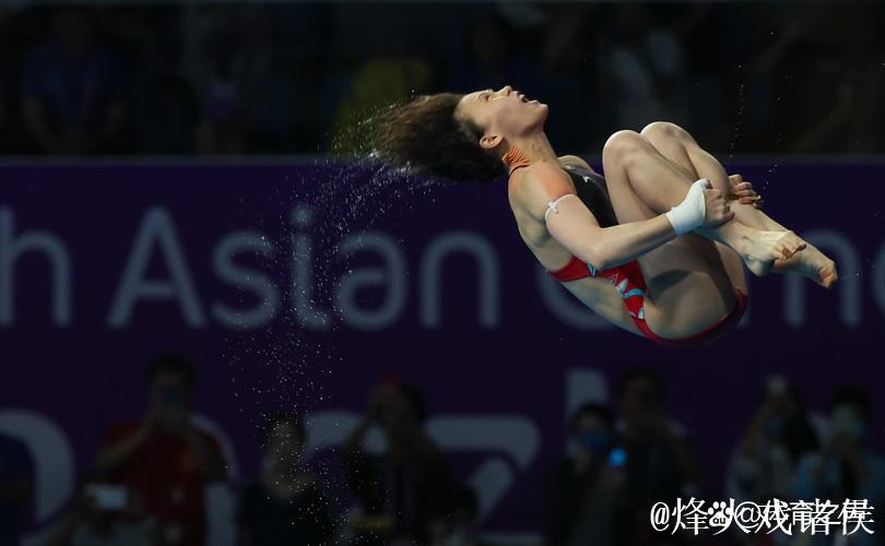 中国队在大跳台赛中展现出色表现 中国队在大跳台赛中展现出色表现