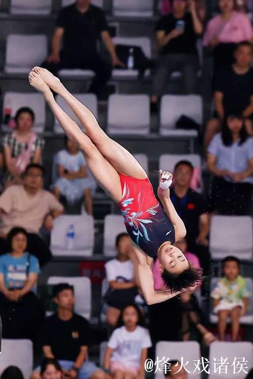 中国队在大跳台赛中展现出色表现 中国队在大跳台赛中展现出色表现